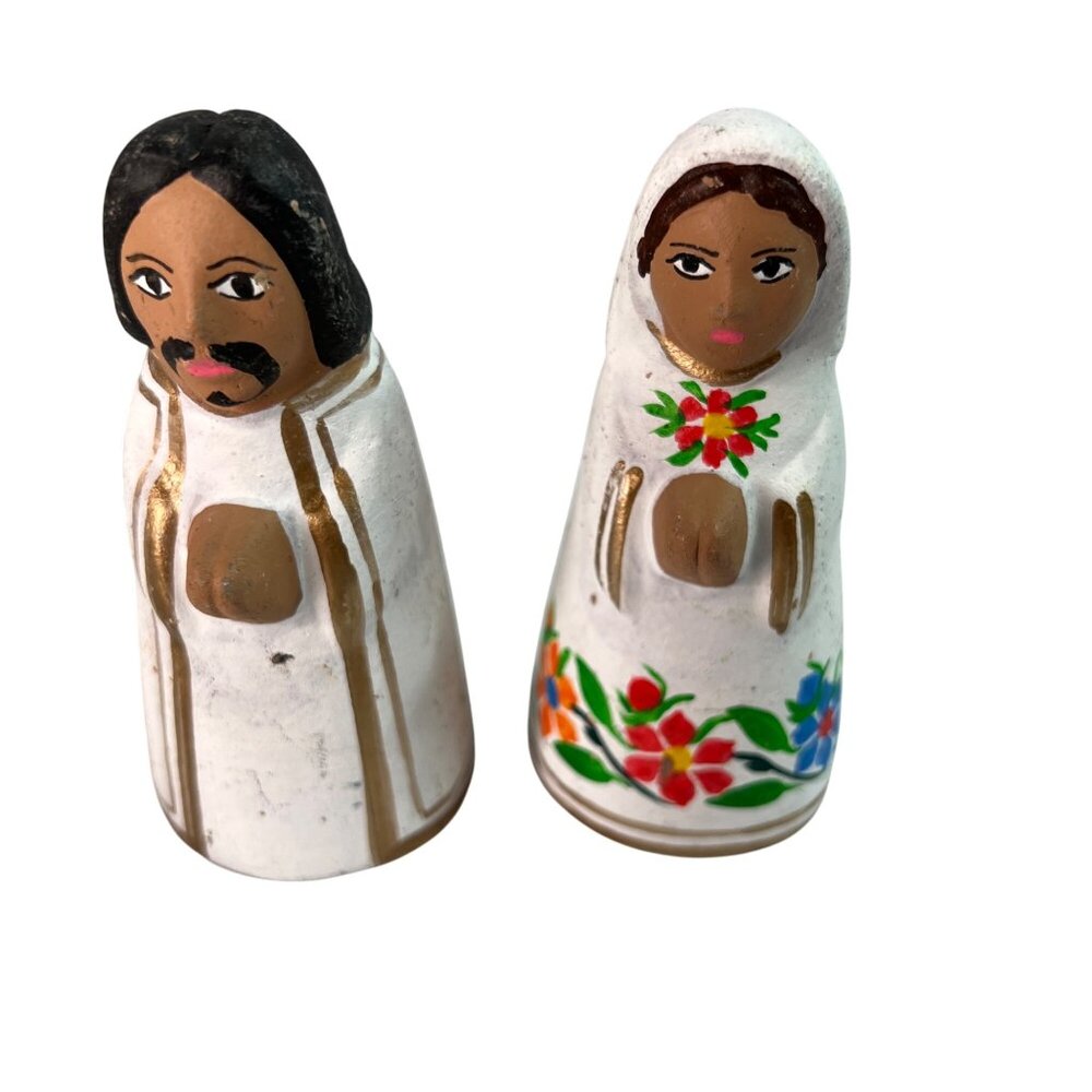 Hand-Painted Ceramic Nativity Set With 12 Pieces - Picture 6 of 13